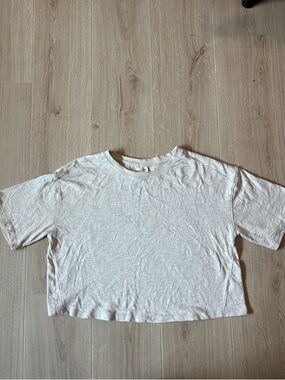 Universal Thread Cream Cropped Tee size large